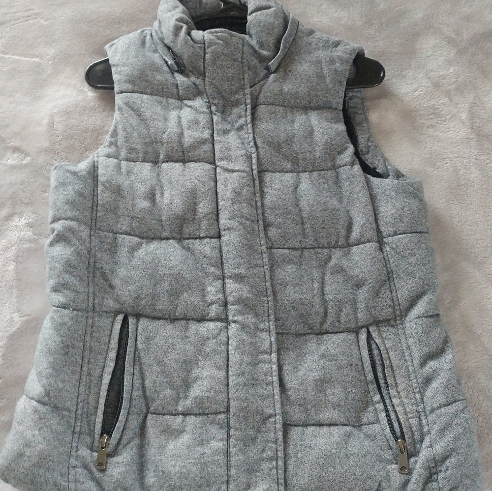 Banana Republic Hooded Puffer Vest